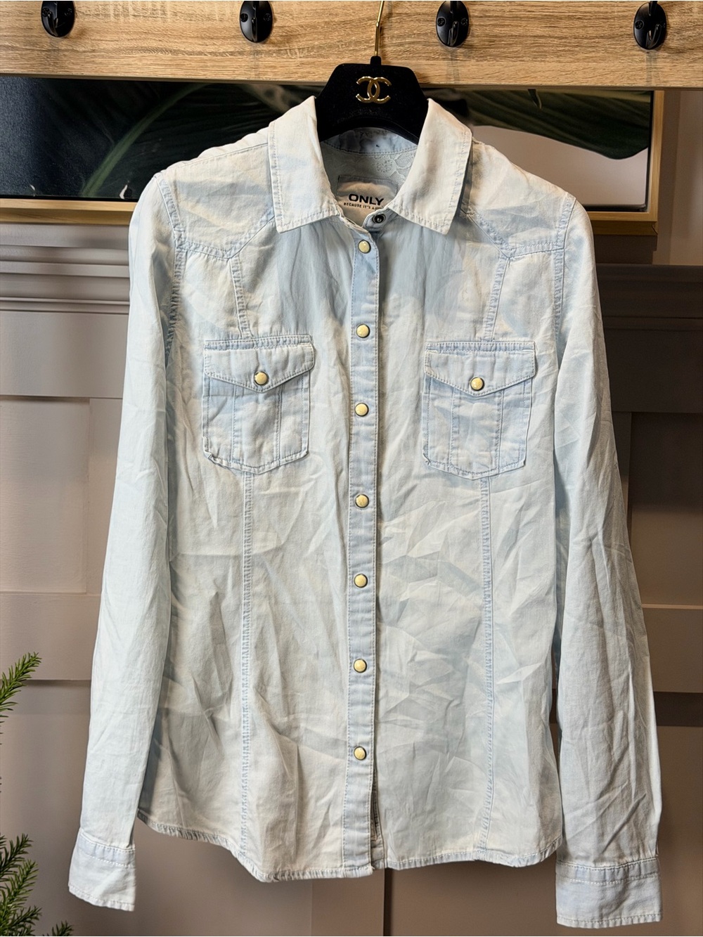 Only Ombre Chambray Western Style Shirt With Pockets And Snap Details Size 36/ S